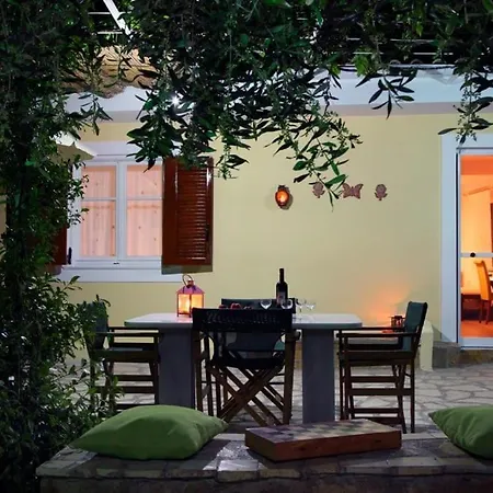 Anthia Private A Breath Away From Beaches *